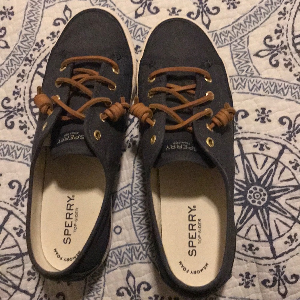 Sperry sneakers- barely used